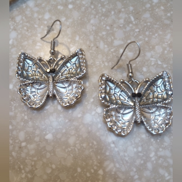 Jewelry - Picture 3 of 5